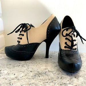 Pinup Couture Oxford Heels